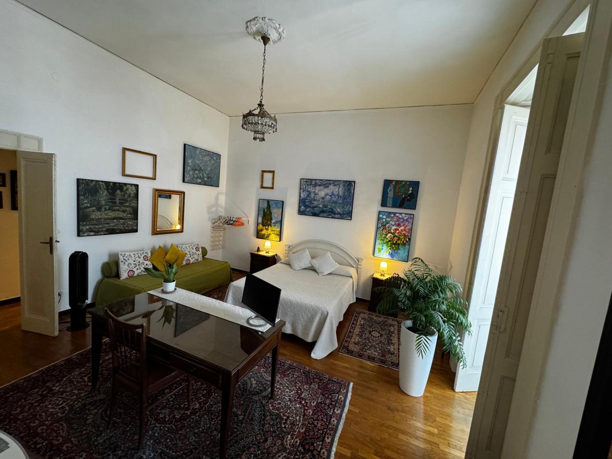 Interno 12 Napoli