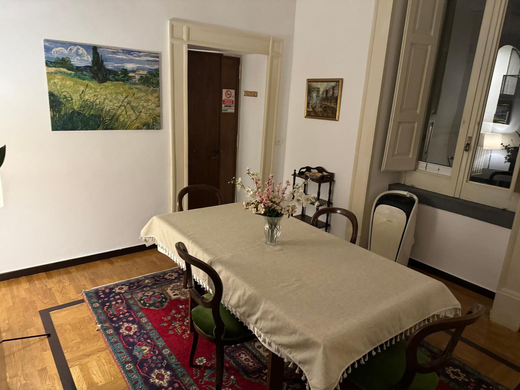 Interno 12 * Naples